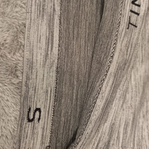 Lululemon Men's Pullover Gray Short Sleeve Shirt Size Small - Picture 15 of 16